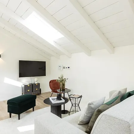 *villa Olivo*with Private Terrace & Jacuzzi + 3bedrooms Milan